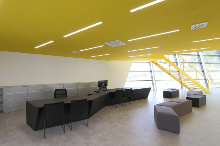 辦公室簡(jiǎn)約風(fēng)格為什么如此流行?成都知名工裝公司告訴你